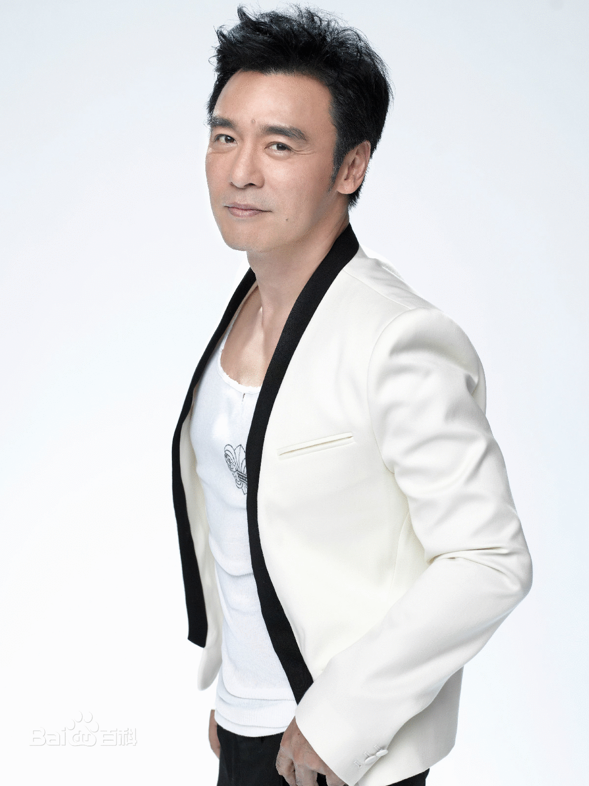 中文名: 钟镇涛